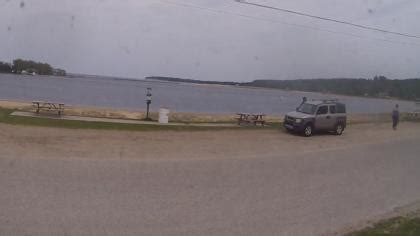 grand marais webcam  From here, the river, which is only 18 feet wide and knee-deep, flows north to Bemidji